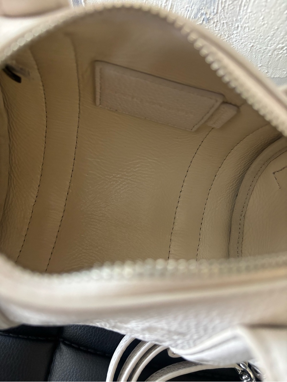 Marc Jacobs Small Duffle Mini Satchel in Off White - Picture 12 of 14